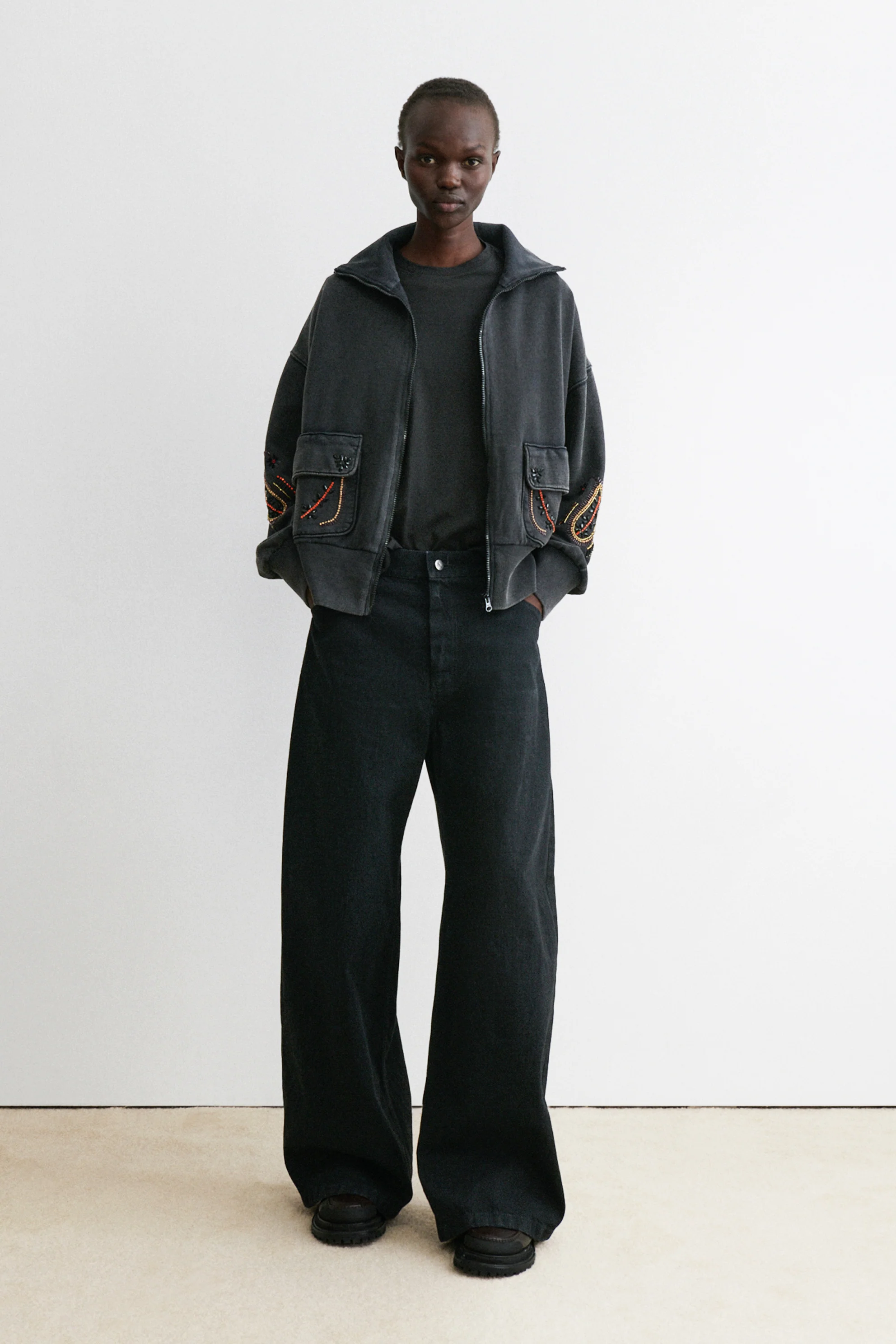 Slide Sweatshirt - Image 5